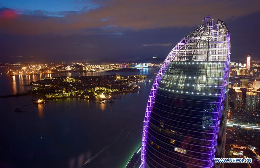 Amazing night view of Xiamen, host city for 2017 BRICS Summit