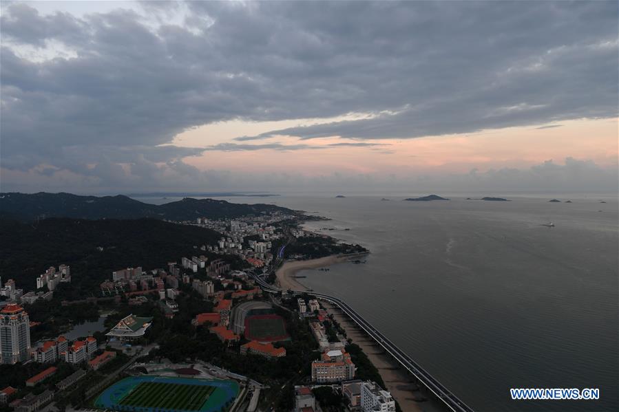 Amazing night view of Xiamen, host city for 2017 BRICS Summit