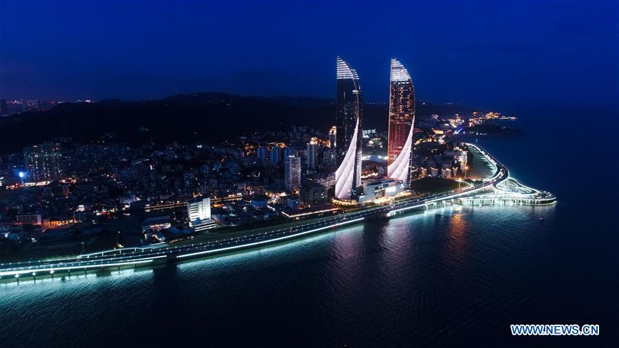 Amazing night view of Xiamen, host city for 2017 BRICS Summit