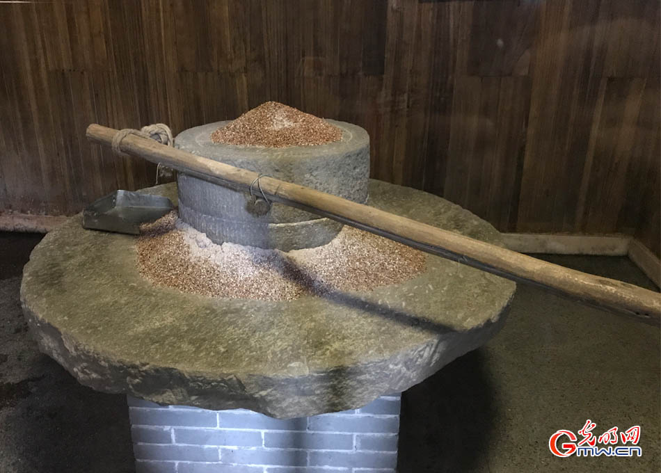 Shanxi Intangible Cultural Heritages: A glimpse of brewing process of mature vinegar