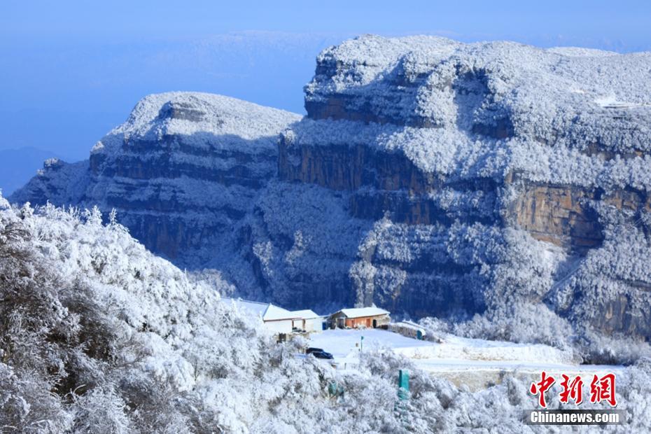 Scenery of snow-covered Guangwu Mountain in SW China’s Sichuan Province