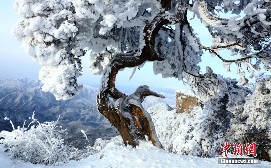 Scenery of snow-covered Guangwu Mountain in SW China’s Sichuan Province