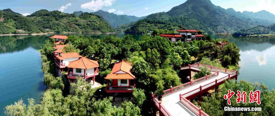 Scenery of fairyland-like Qingjiang National Geopark in C China