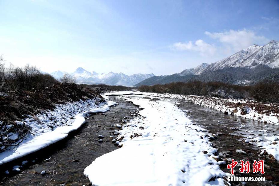 NW China’s Gansu embraces snowfall in April