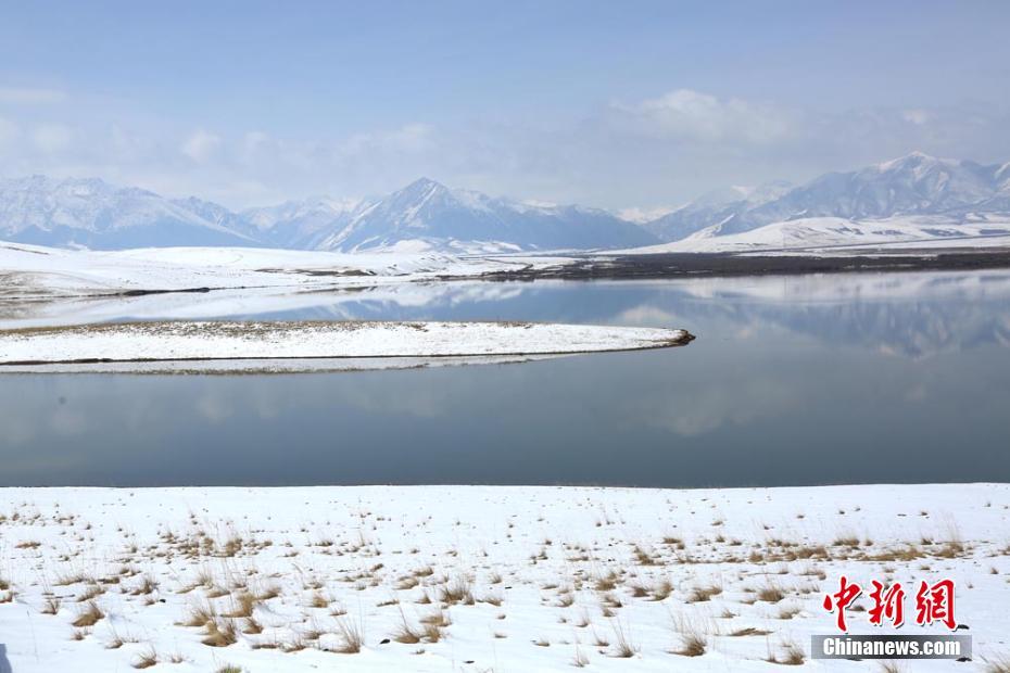 NW China’s Gansu embraces snowfall in April