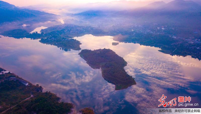 Picturesque scenery of Tianchi Lake in SW China’s Sichuan