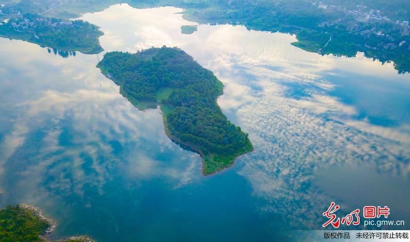 Picturesque scenery of Tianchi Lake in SW China’s Sichuan