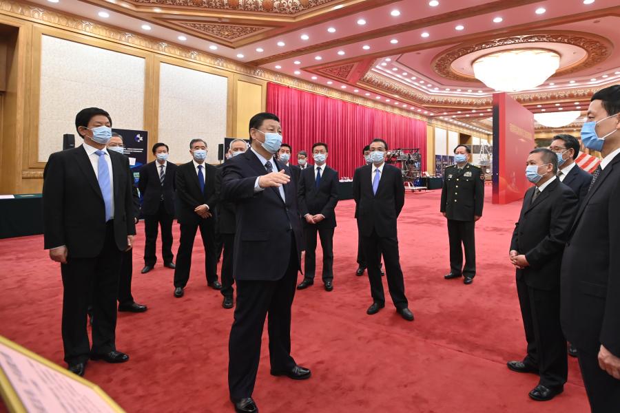 Xi meets Chang'e-5 mission representatives