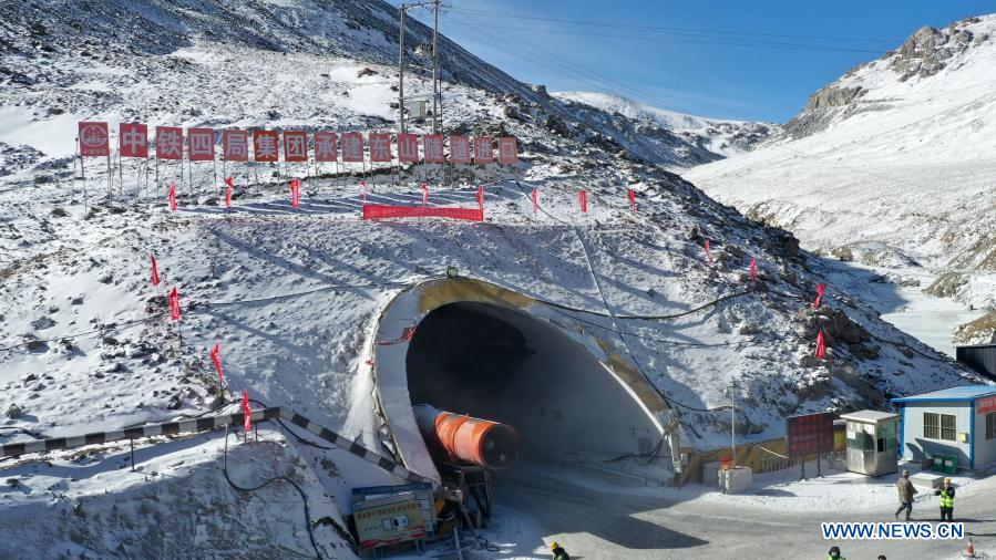 Gansu's Dongshan tunnel at average altitude of 3,850 meters drilled through