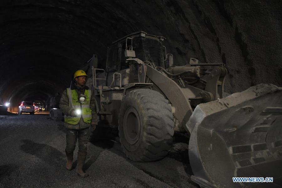 Gansu's Dongshan tunnel at average altitude of 3,850 meters drilled through