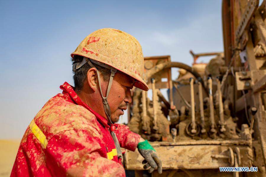 Workers and researchers start geophysical survey work in Taklimakan Desert, Xinjiang