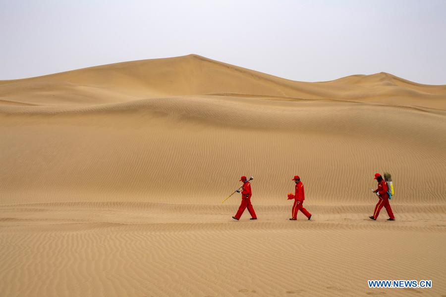 Workers and researchers start geophysical survey work in Taklimakan Desert, Xinjiang