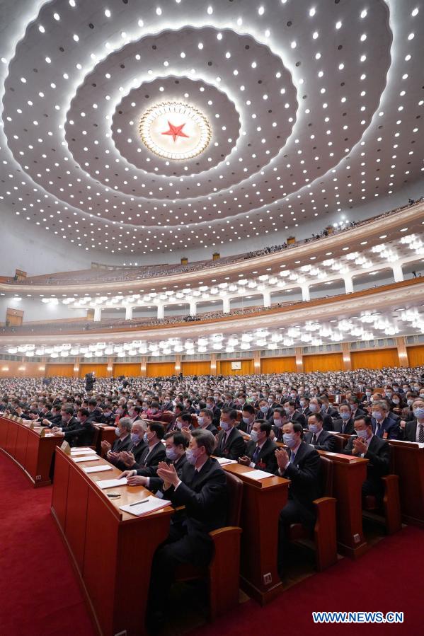 China's top legislature holds closing meeting of annual session