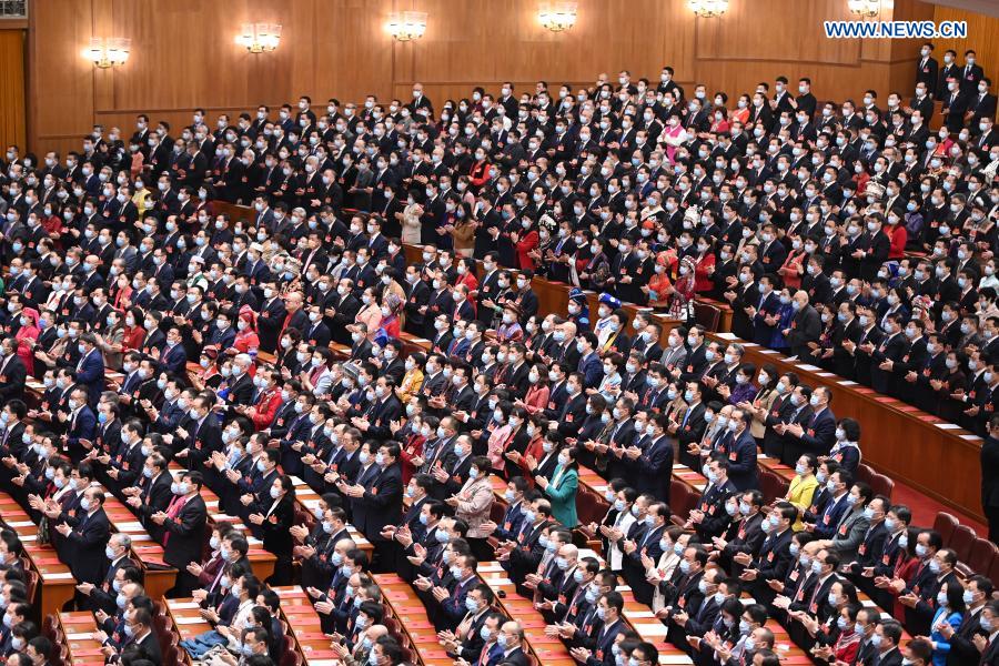 China's top legislature holds closing meeting of annual session