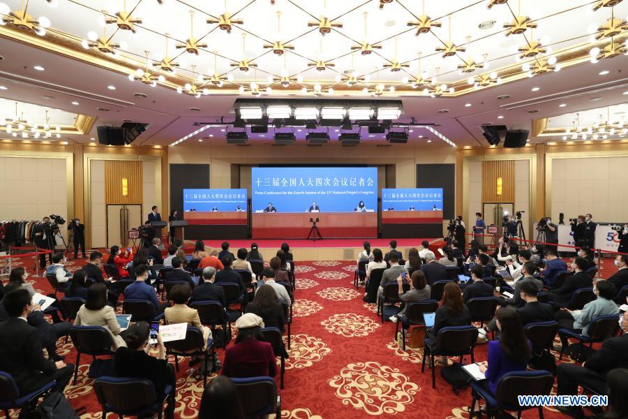 Chinese premier meets press after annual legislative session