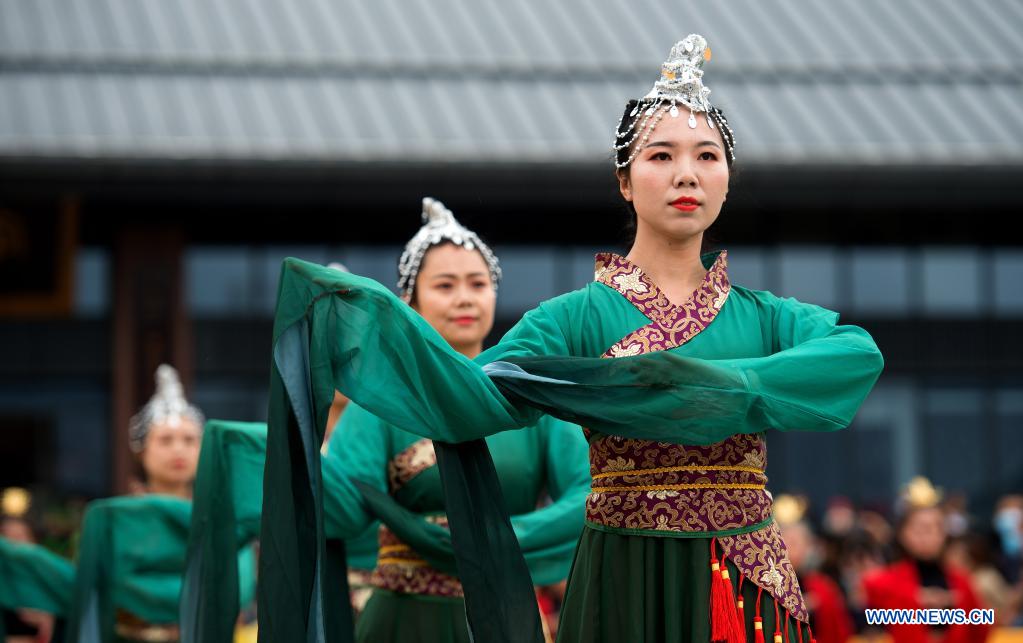 People pay homage to Cangjie, legendary creator of Chinese characters