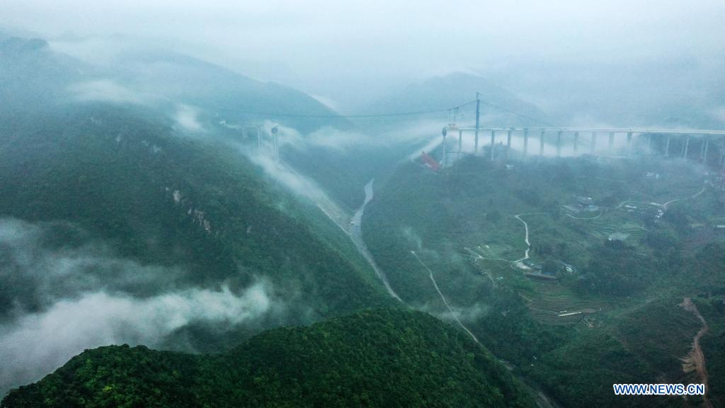 Dafaqu grand bridge of Renhuai-Zunyi expressway under construction in Guizhou