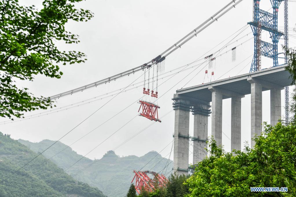 Dafaqu grand bridge of Renhuai-Zunyi expressway under construction in Guizhou