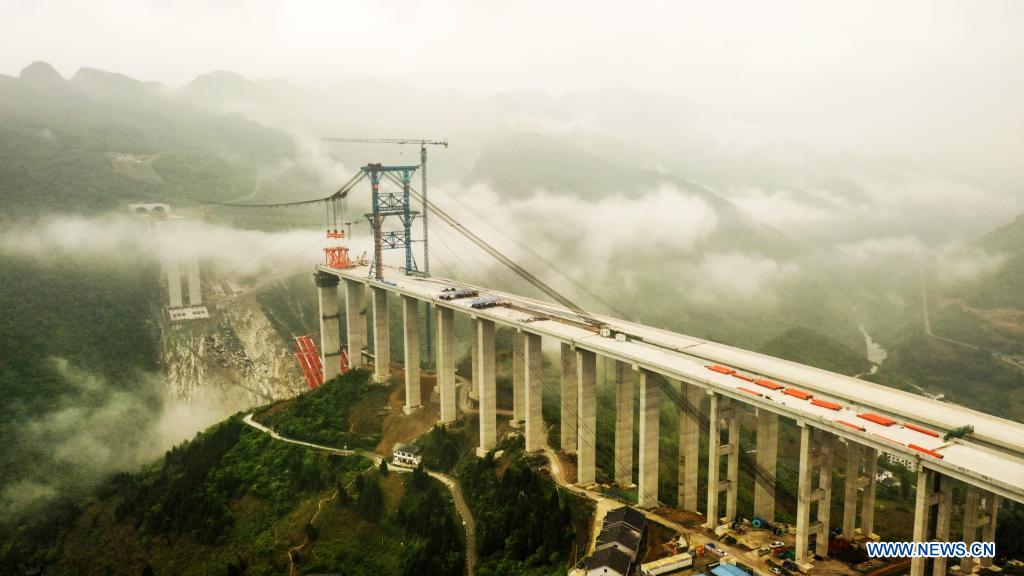 Dafaqu grand bridge of Renhuai-Zunyi expressway under construction in Guizhou