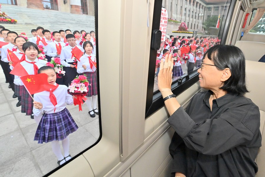 Xi awards highest Party honor to role models ahead of CPC centenary