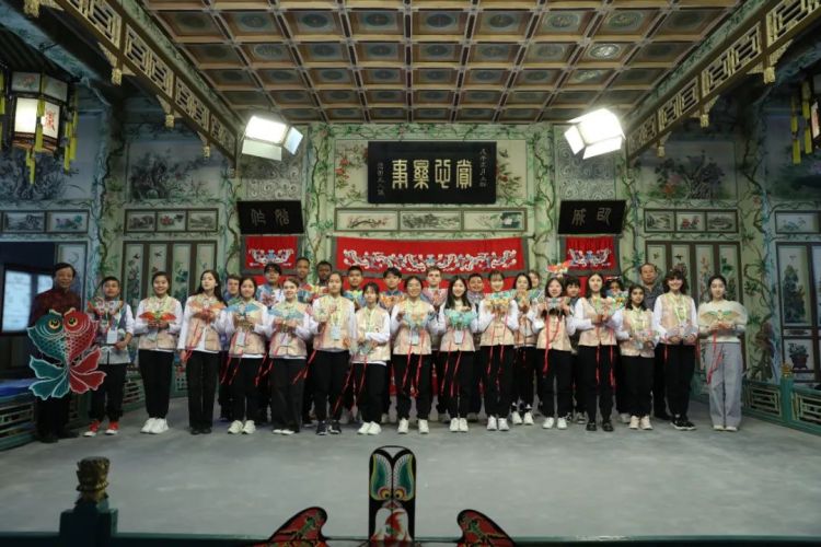 Junior Cultural Ambassadors visit Prince Kung’s Palace Museum