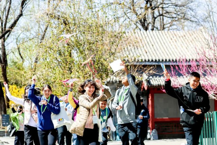 Junior Cultural Ambassadors visit Prince Kung’s Palace Museum