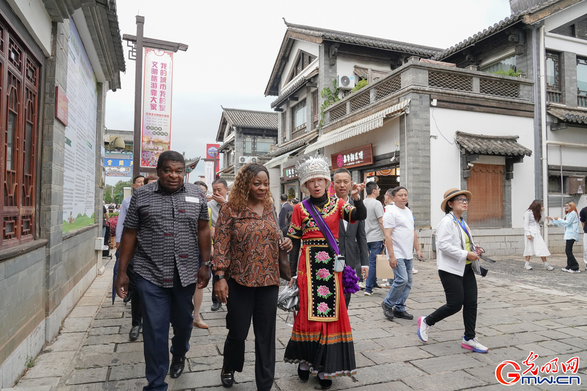 Martin Chungong and delegations visit Yunnan Nationalities Village