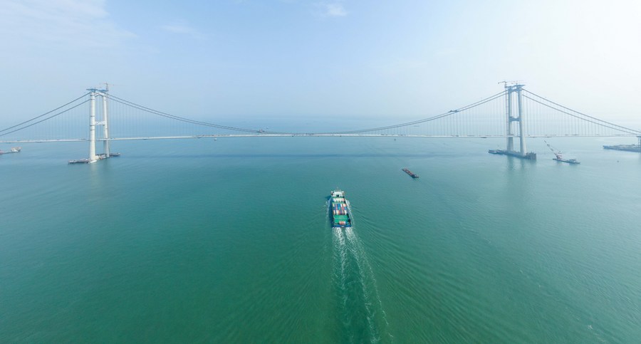 China's new cross-sea highway one step closer to completion