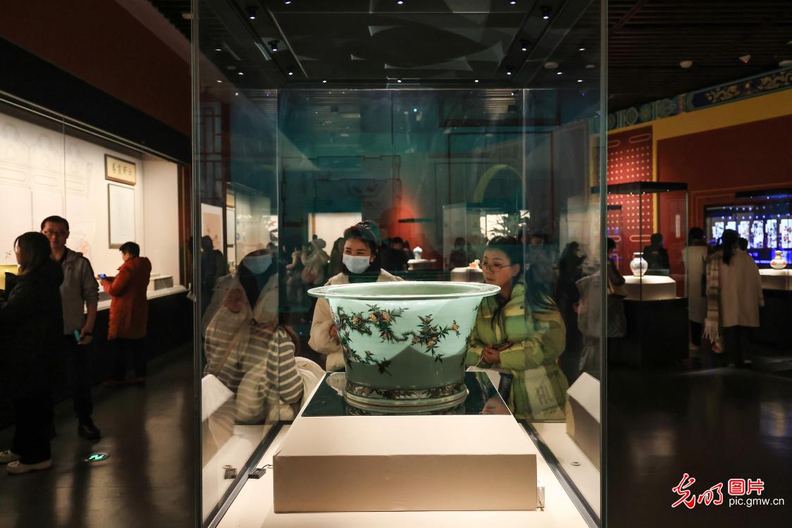 Selected royal porcelain from China's Ming and Qing dynasties exhibited in Nanchang, C China's Jiangxi Province