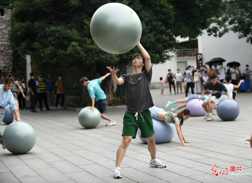 Renovation revitalizes ancient neighborhood in S China's Guangdong