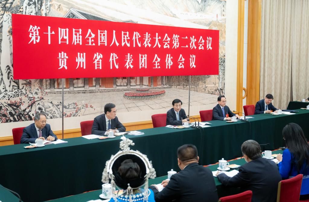 Chinese leaders attend deliberations at annual legislative session