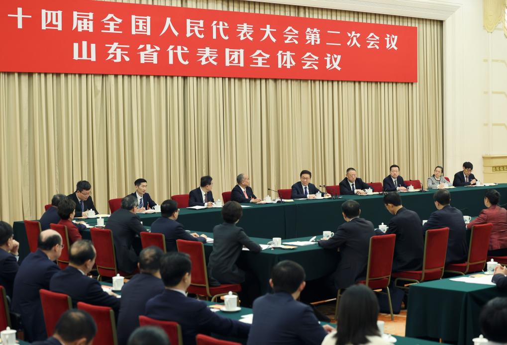 Chinese leaders attend deliberations at annual legislative session