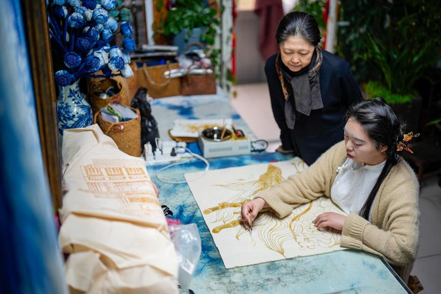 Culture&Life | Batik craftswoman in N China's Hebei