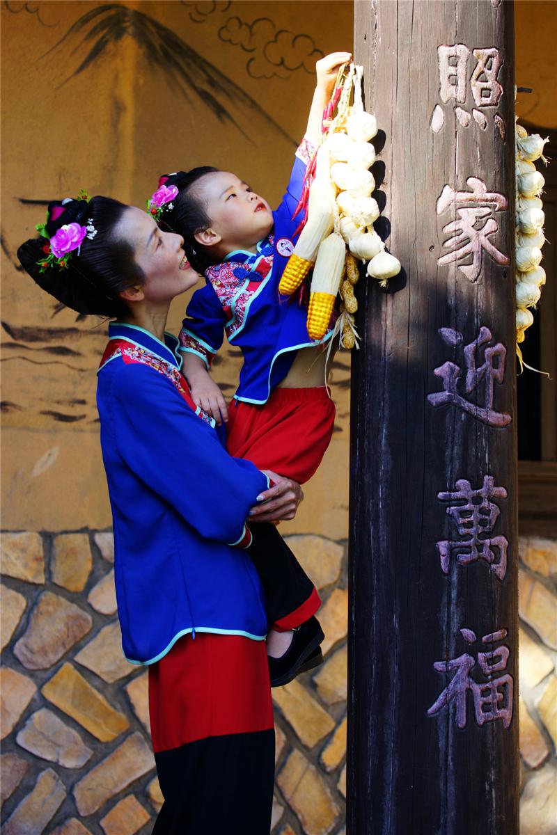 The symbolism behind Meizhou's Mazu chignon headdress