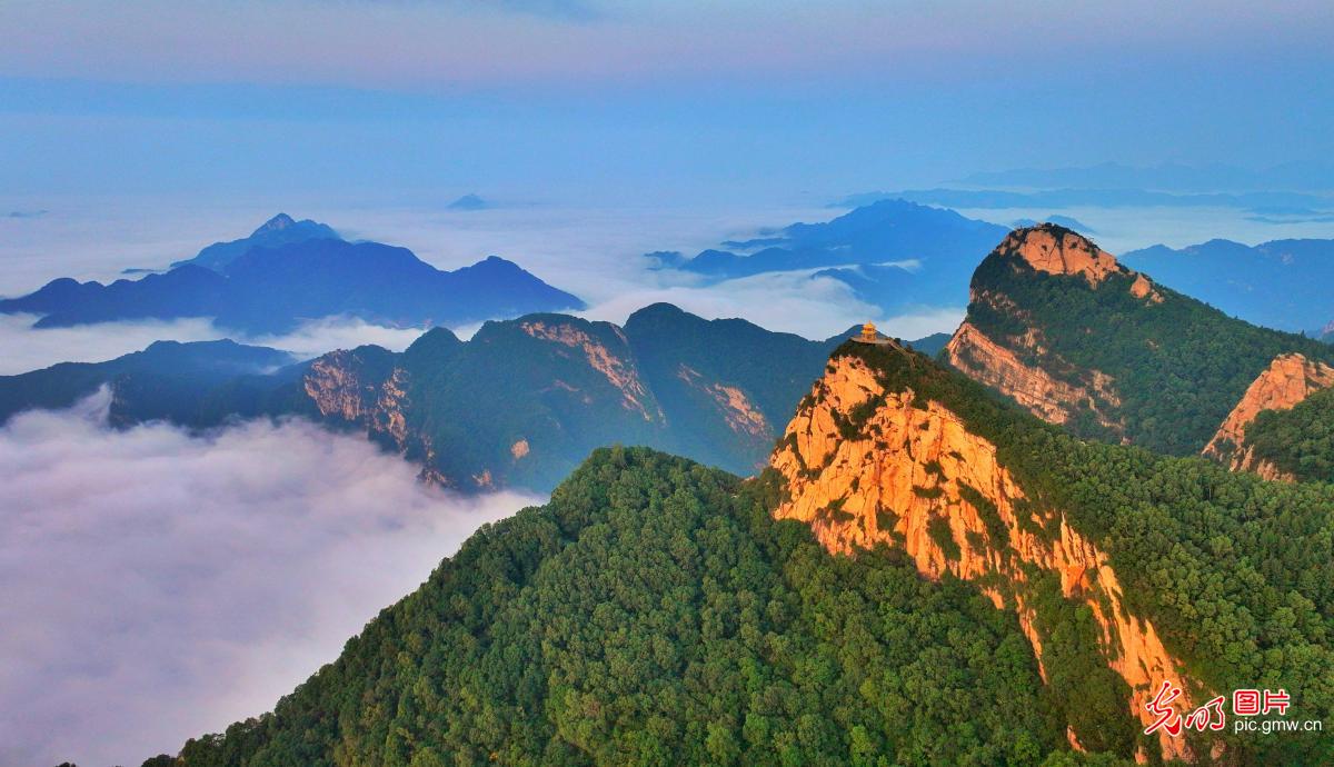 Sea of clouds seen in Taihang Mountains