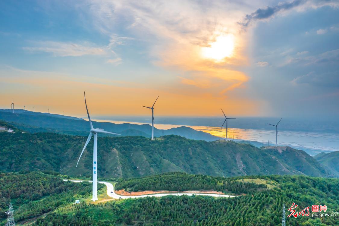 Yuncheng of N China’s Shanxi: wind power contributes to green development