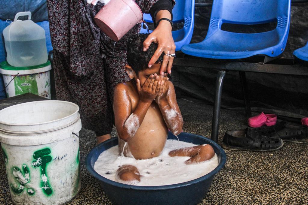 People in Gaza face water shortage