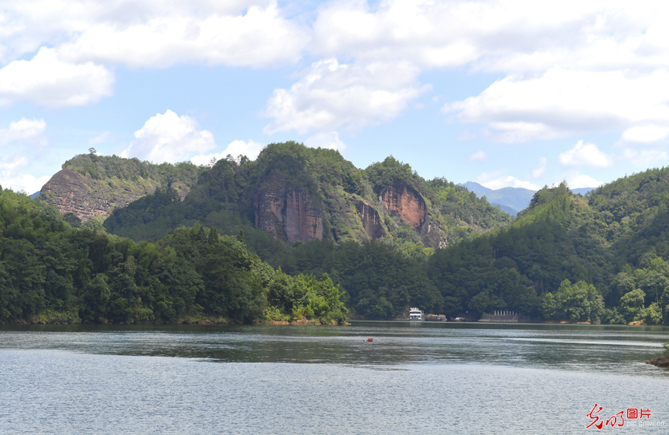 Blend of natural beauty and cultural heritage in SE China’s Fujian