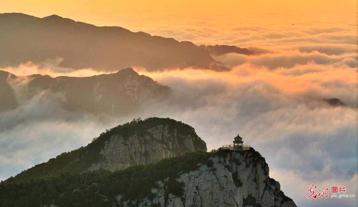 Sea of clouds seen in Taihang Mountains