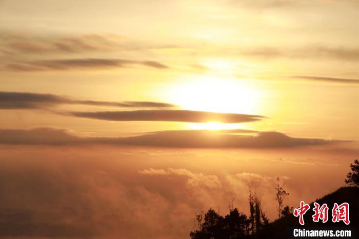 Picturesque scenery of sunrise in S China’s Guangxi