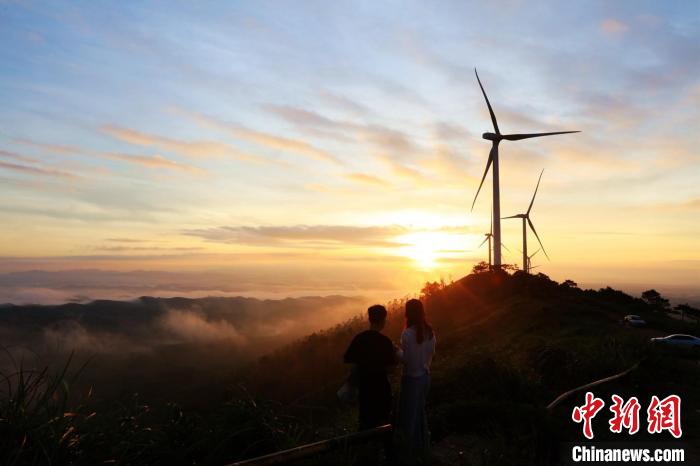 Picturesque scenery of sunrise in S China’s Guangxi