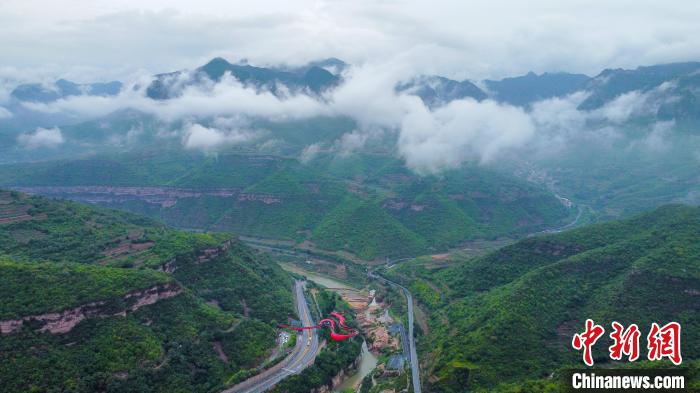 Amazing scenery of sea of clouds after rain in C China’s Henan Province