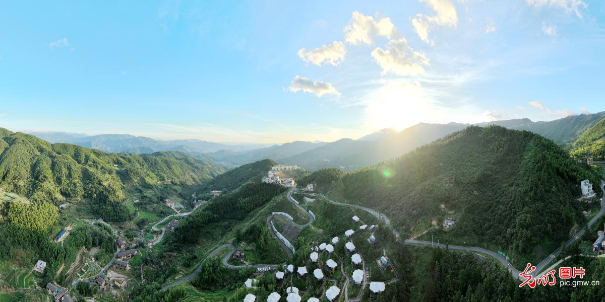 Beautiful scenery or rural highway in E China’s Jiangxi