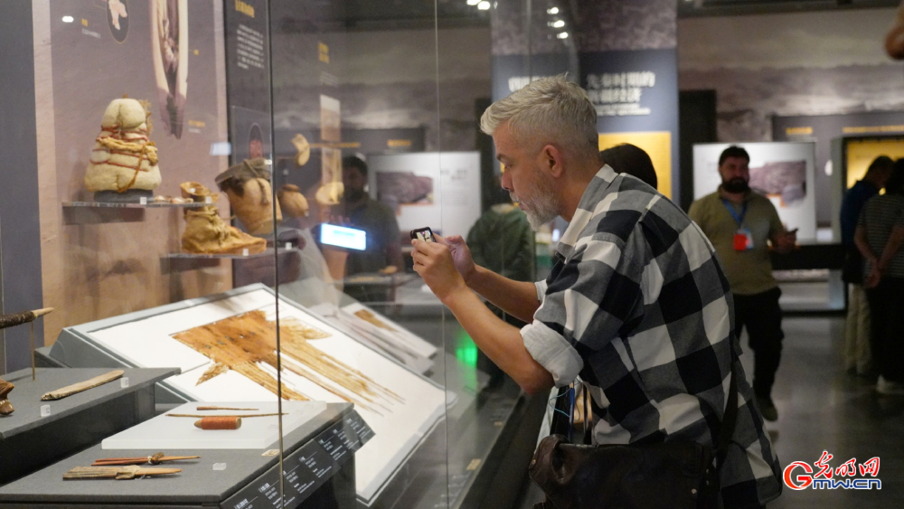 Turkish journalists visit museum in NW China's Xinjiang