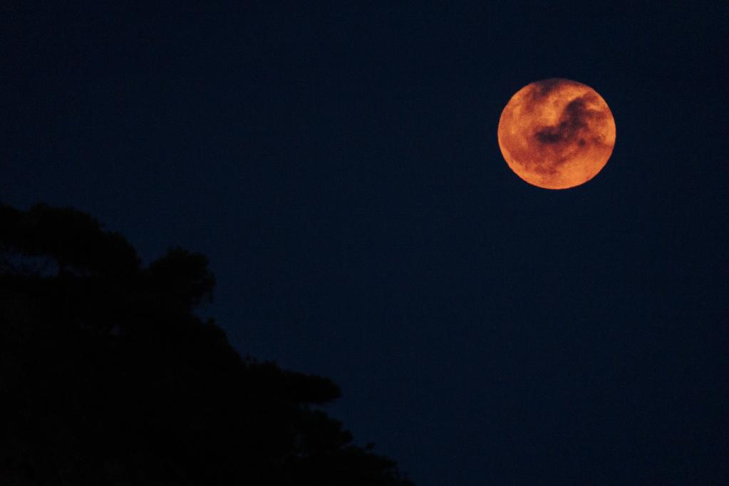 Full moon seen across world