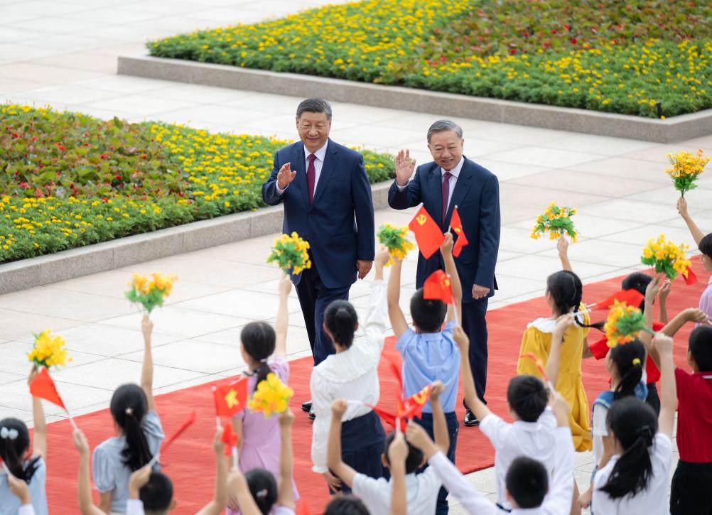 Xi, Lam hold talks, guiding development of China-Vietnam community with shared future