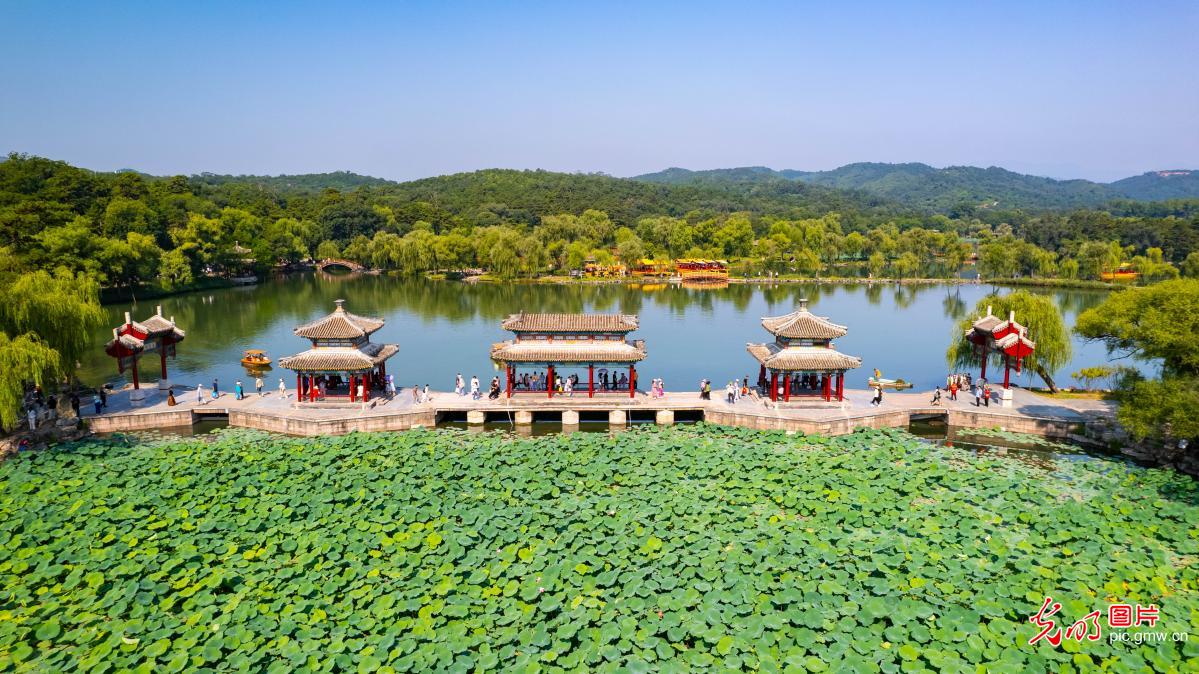 Picturesque autumn scenery of Chengde Mountain Resort