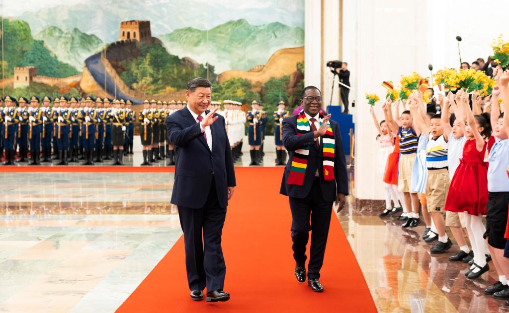 Xi holds talks with Zimbabwean president