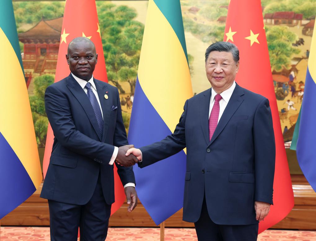 Xi meets Gabonese president