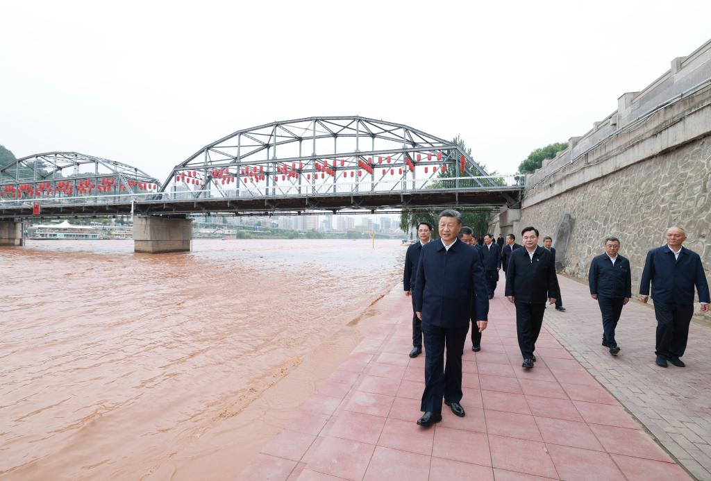 Xi inspects Lanzhou in NW China's Gansu Province